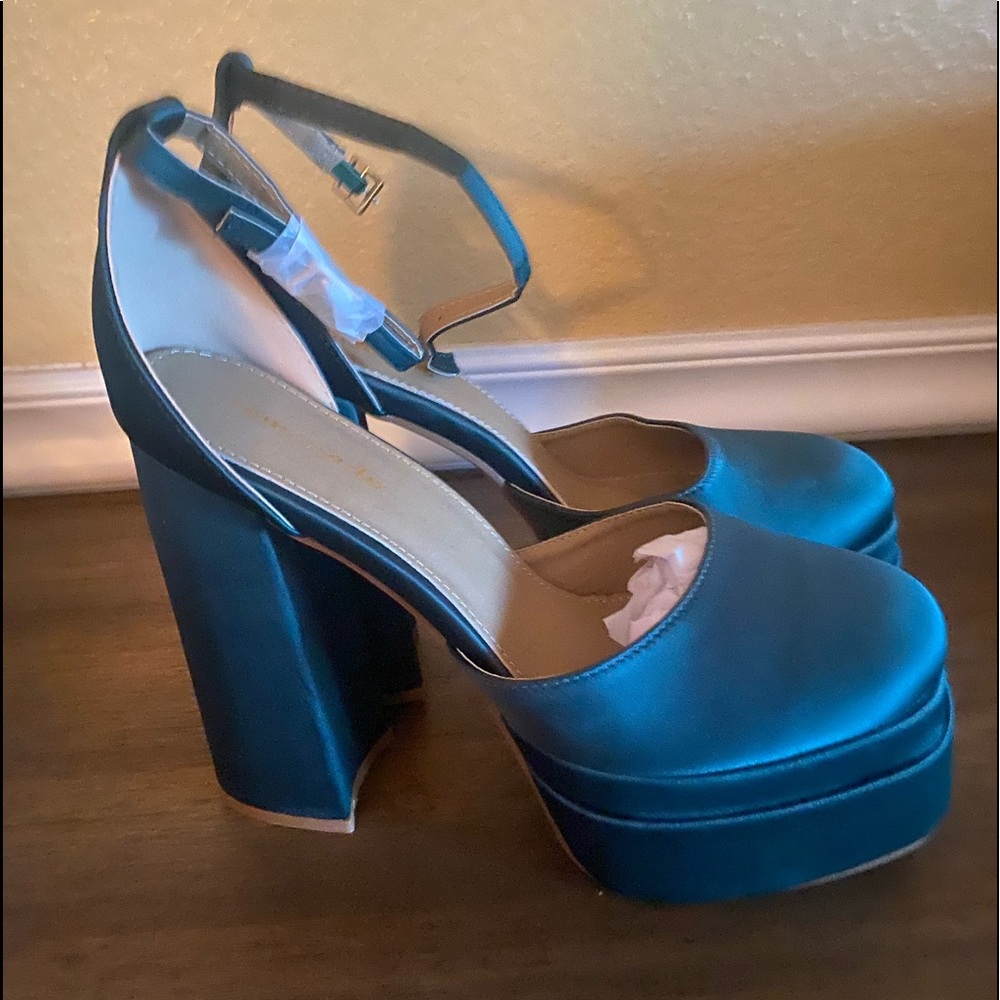 PLATFORM BLOCK HIGH HEELS
